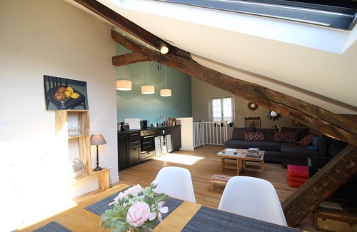 Notre-Dame Apartment | Cozy Apartment Steps from the Palace of Versailles