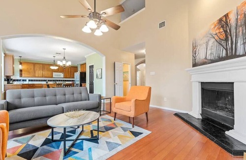 South Arlington House | Family-Friendly 4BR Retreat with Breakfast & Great Location