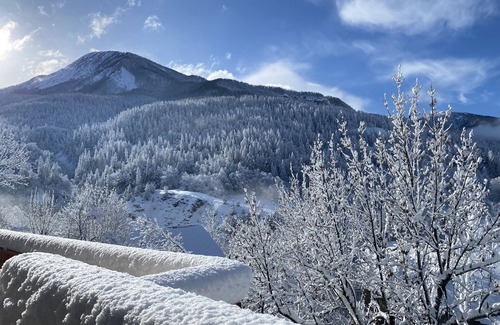 Colmars Ski Chalet | Cozy Chalet Retreat in Alpes de Haute Provence with Garden