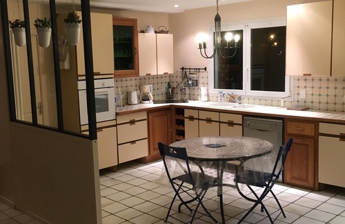 Boisemont Cottage | Spacious Cottage for 18 with Child-Friendly Amenities