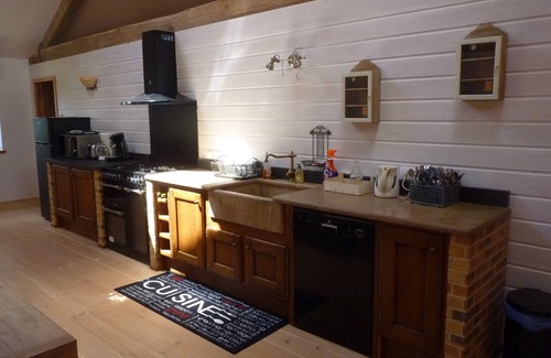 Beaujeu Cottage | Charming Cottage for 15 with Fully Equipped Kitchen