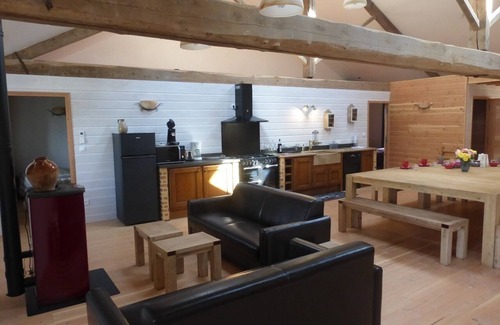 Beaujeu Cottage | Charming Cottage for 15 with Fully Equipped Kitchen