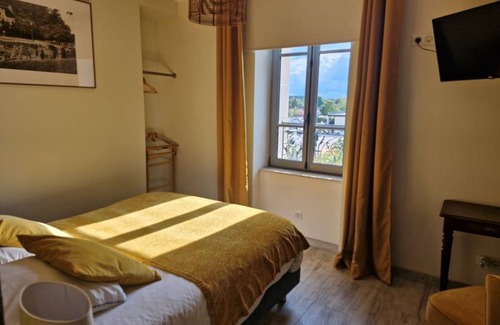 Briare Bed & Breakfast | Cozy Guestroom Briare: Studio Flat for Two with Spa