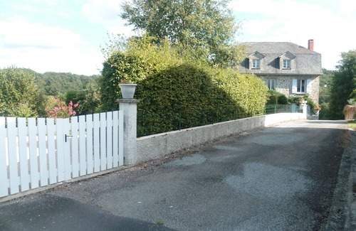 Senaillac-Latronquiere House | Inviting Country House Near Lac du Tolerme in Sénaillac