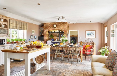 Cheriton Fitzpaine House | Inviting Country House in Devon with Pool & Hot Tub