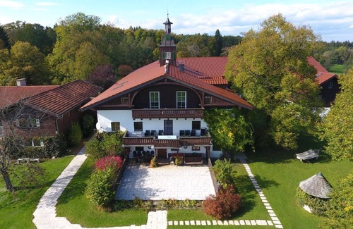 Rechetsberg House | Elegant Country House with Mountain Views near Munich