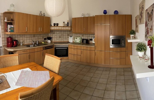 Untere Bauerschaft Apartment | Spacious Two-Floor Apartment with Family-Friendly Amenities
