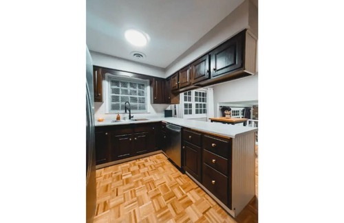 Columbia House | Inviting House with Pool Table, Wildlife & Family Amenities