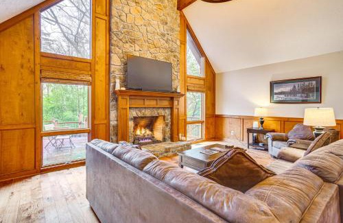 Dahlonega House | Family-Friendly Dahlonega Retreat with Hot Tub & Top Rating!