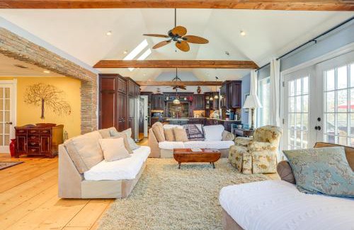 Dahlonega House | Large Deck Luxe 6-Acre Retreat in Dahlonega!