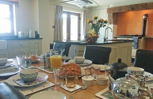 Llangammarch Wells Cottage | Family-Friendly Retreat with Enclosed Garden for Pets