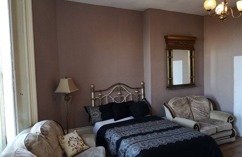 Dover House | Comfortable Double Room at Regency Property by the Cliffs