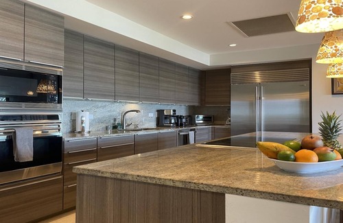 Herreras Apartment | Villa Seabreeze: Oceanfront Four Bedroom Apartment for Families
