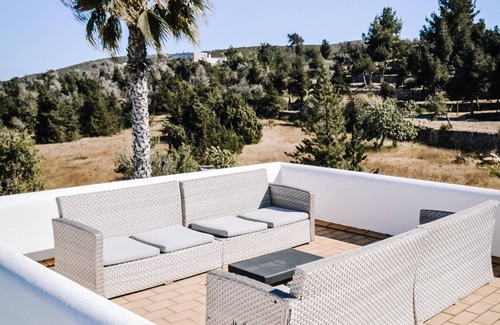 Sant Rafael de Sa Creu Villa | Spacious Villa Near Ibiza Town with Pool and Spa Amenities