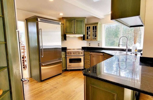 Snohomish House | Large Estate Venue 2 hot tubs 2 treehouses