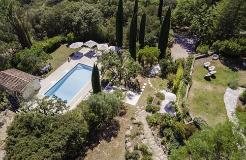 Lorgues Villa | Large estate with authentic Provencal villa