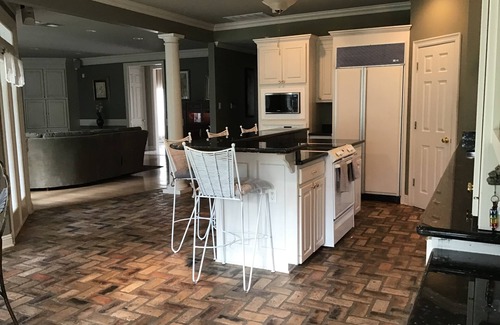 Shenandoah House | Pet-Friendly 3 Bedroom Home with Ocean View in Baton Rouge