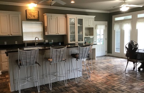 Shenandoah House | Pet-Friendly 3 Bedroom Home with Ocean View in Baton Rouge