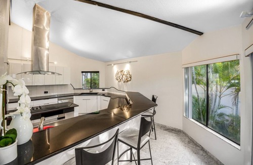Kaneohe House | Executive Home with Scenic Views - Ideal for Families