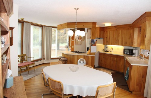 Manchester Center House | Family-Friendly Getaway Near Bromley & Stratton Mountains