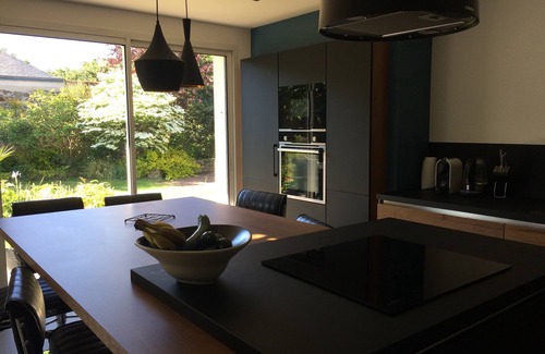Cholet House | Spacious Family Retreat with Pool in Town Center