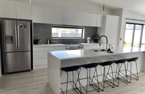 Papamoa Beach House | Spacious Family Home in Papamoa - Ideal for Aims Games