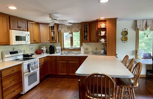 The Bays House | Perfect Family Retreat at Cassie Cove, Lake Ossipee