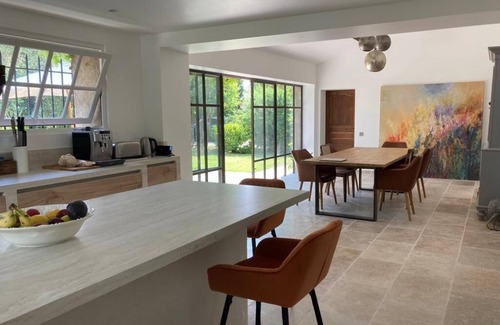 Peymeinade Villa | Family-Friendly Home with Pool and AC in Bedrooms