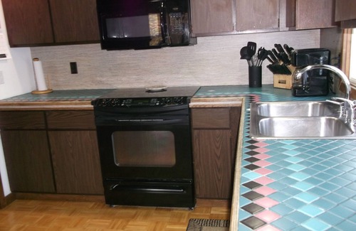 Kalkaska House | Family Retreat with Deck, Pool & Breakfast - 10/10 Rated!