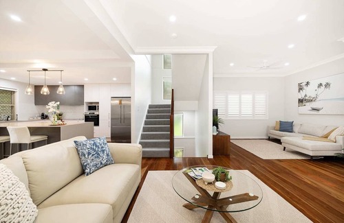 Taringa House | Large Family Pool Home in Taringa|6km to CBD|Pets