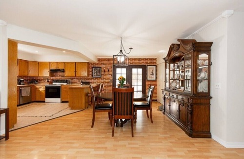 Sheridan House | Family Home Near Lakes & Historical Sites - Guest Rated 10/10