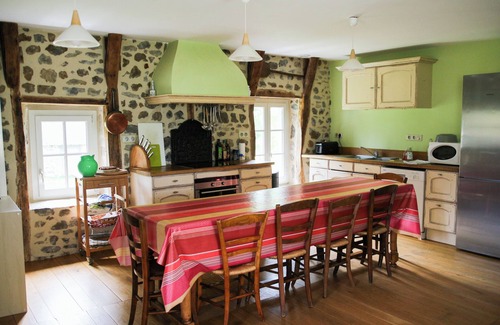Larodde House | Charming Farmhouse Retreat with Lake Views & Pool Access