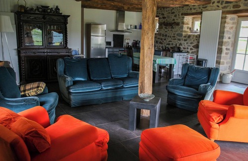 Larodde House | Charming Farmhouse Retreat with Lake Views & Pool Access