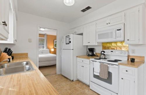 Montgomery House | Pet-Friendly Retreat with Yard Near Midtown - Shamrock Stay