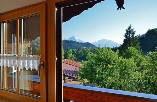 Oberau Apartment | Family-Friendly Four Bedroom Retreat with Mountain Views