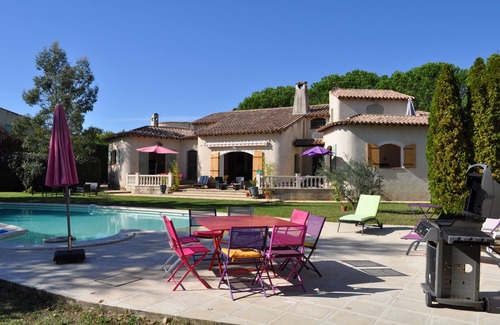 Saint-Genies-de-Malgoires House | Relaxing 5-Bedroom House with Hydromassage Pool & Ocean View