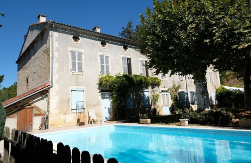 Teilhet House | Beautiful French Country House with Pool and Orchard