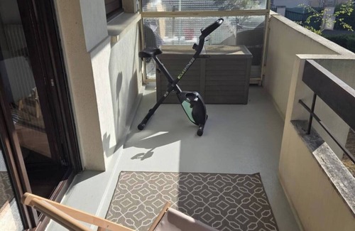 Rueil-Malmaison Apartment | Large fully equipped studio with terrace