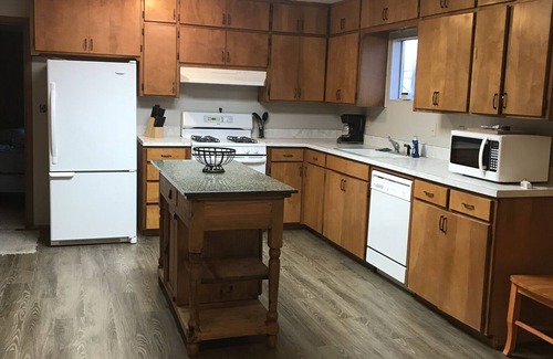 Longdale House | Family-Friendly Retreat Near Canton Lake with Pool & Spa