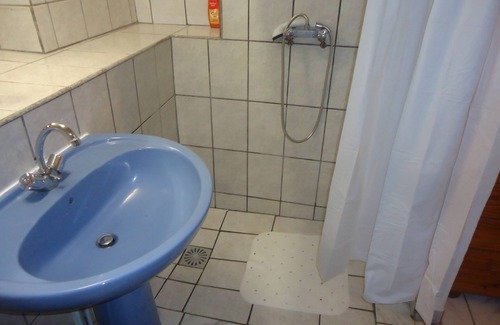 Saint-Denis Apartment | Comfortable Studio Retreat with Pool Access Awaiting You