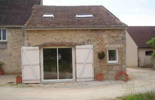 Sainte-Marie-la-Blanche House | Cozy Gîte Near Beaune with Pool and Pet-Friendly Amenities