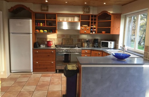 Douarnenez House | Spacious Cottage for 18 near Thalasso and Port Rhu!