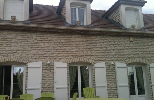 Brazey-en-Plaine Villa | Spacious Gite for 15-20 Guests with Indoor Pool & Spa