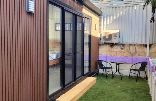 Melville Apartment | Cozy Granny Flat with Kitchenette and Spa Amenities