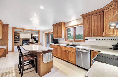 Green Bay House | Ideal Green Bay Packer Weekend Retreat for Families