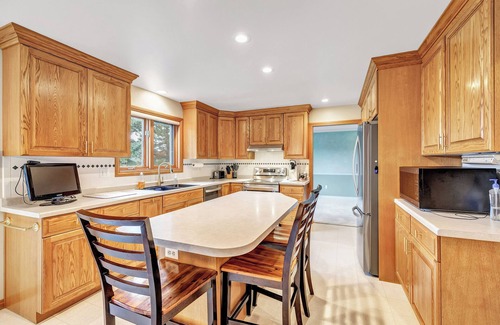 Green Bay House | Ideal Green Bay Packer Weekend Retreat for Families
