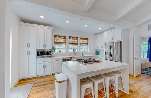Clipper Cove House | Ideal Beachside Retreat with Private Pool & Chef's Kitchen