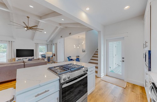 Clipper Cove House | Ideal Beachside Retreat with Private Pool & Chef's Kitchen