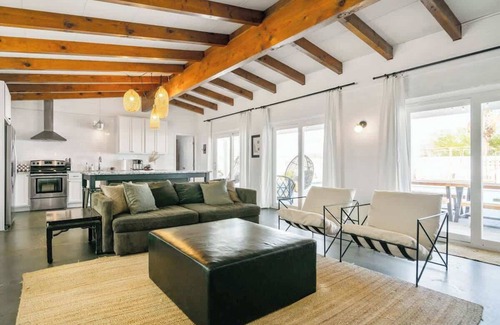 Wonder Valley House | Secluded Retreat with Ocean Views and Private Pool