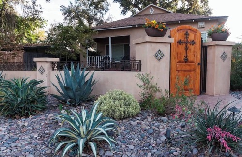 Visalia House | Inviting Sequoia Parks Retreat with Hot Tub & Firepit